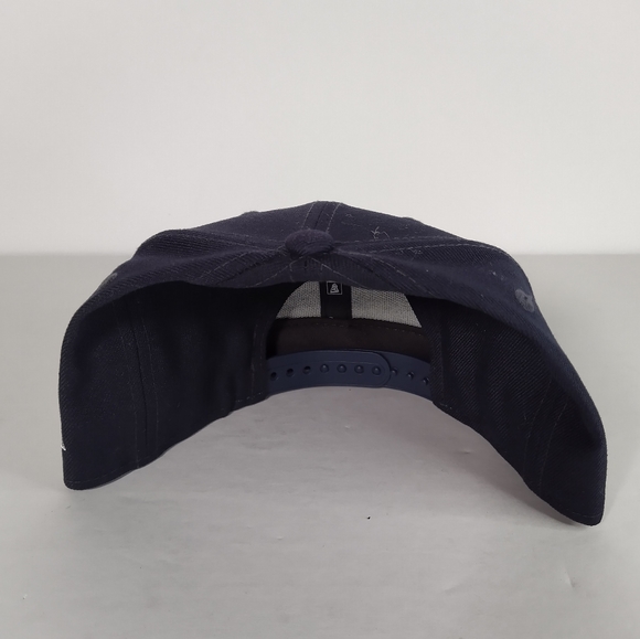 NY Yankees New Era Navy Snapback Hat - Picture 4 of 5